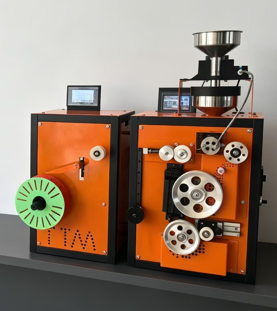 Front view of split system; numbered annotations identify the hopper, right process module, control screens and left spooling module